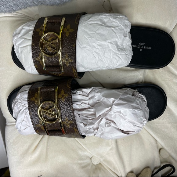 Louis Vuitton Brown Monogram Lock It Flat Mule Slide Size 40 1A64MN - Picture 4 of 7